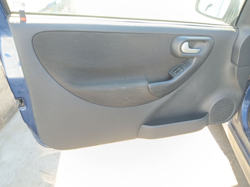 opel corsa c (x01) del año 2005