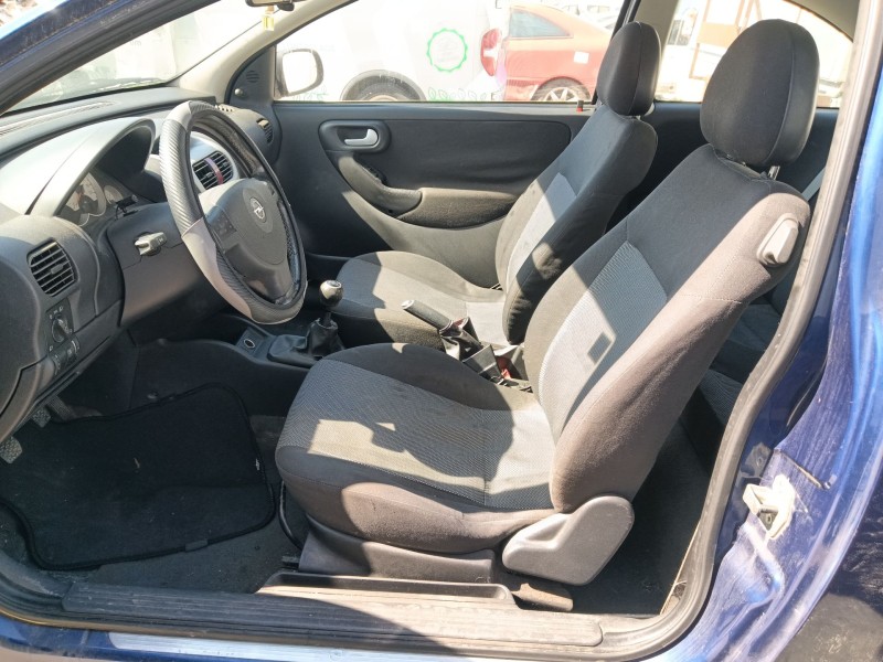 opel corsa c (x01) del año 2005