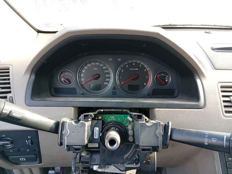Recambio de cuadro instrumentos para volvo xc90 2.5 20v turbo cat referencia OEM IAM 39873783  