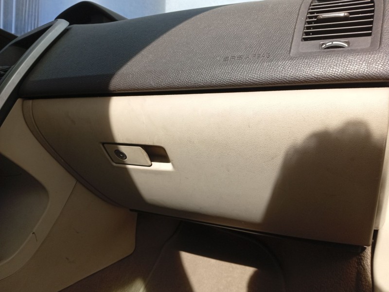 Recambio de guantera para volvo xc60 referencia OEM IAM 39809224  