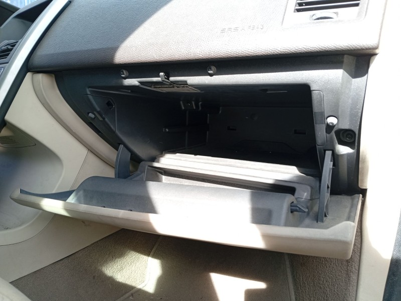 Recambio de guantera para volvo xc60 referencia OEM IAM 39809224  