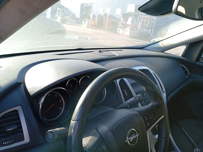 Recambio de salpicadero para opel astra j (p10) 1.7 cdti (68) referencia OEM IAM 39021702  