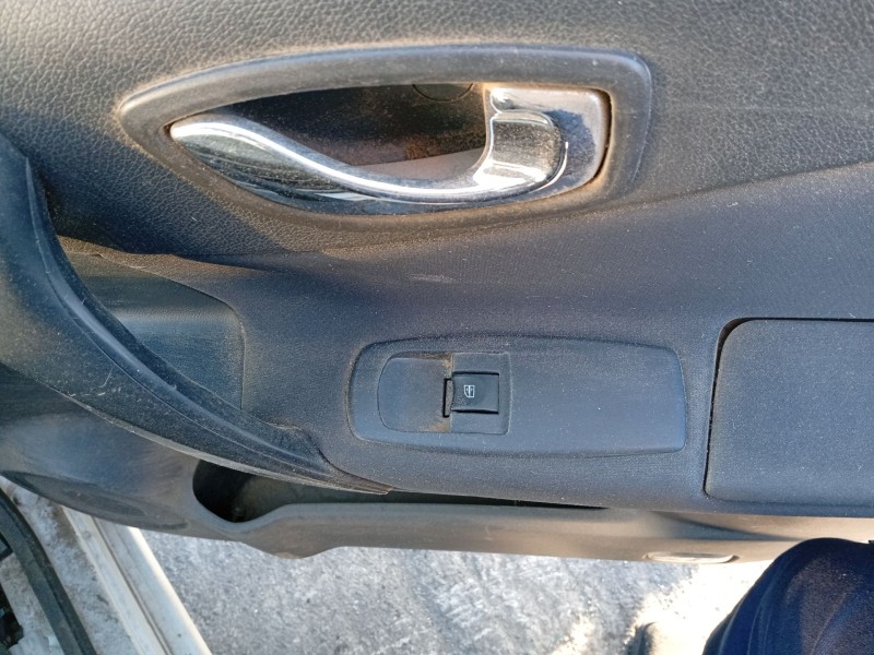 Recambio de mando elevalunas delantero derecho para renault koleos 2.0 dci diesel fap referencia OEM IAM 25411JY00A  
