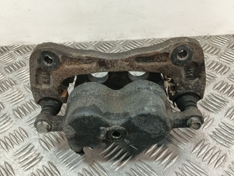 Recambio de pinza freno delantera derecha para kia opirus 3.5 v6 cat referencia OEM IAM BC141063  