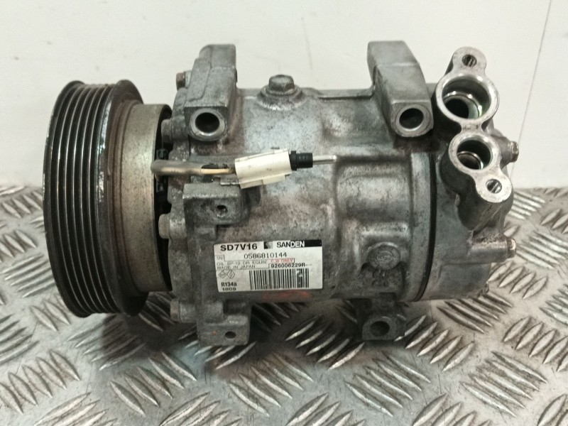 Recambio de compresor aire acondicionado para dacia duster referencia OEM IAM 926006229R  