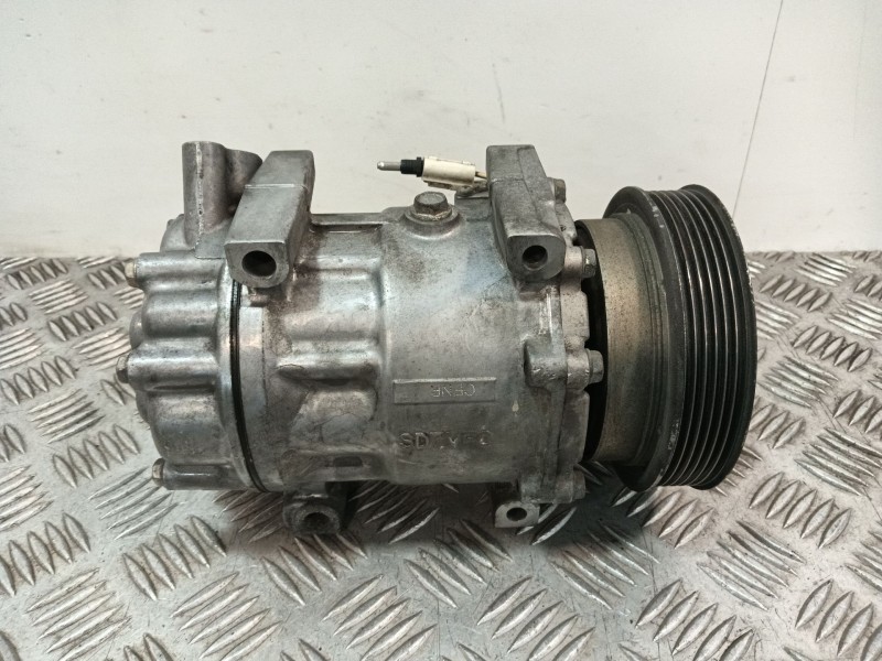 Recambio de compresor aire acondicionado para dacia duster referencia OEM IAM 926006229R  