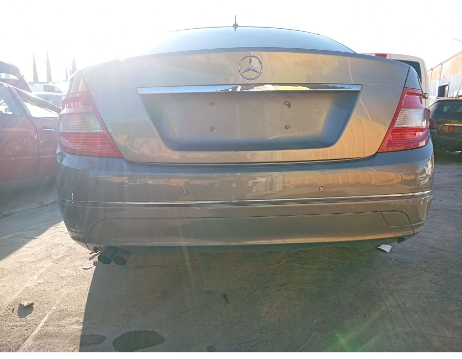 Recambio de paragolpes trasero para mercedes-benz clase c (w204) c 200 cdi (204.001) referencia OEM IAM 20488013409999  