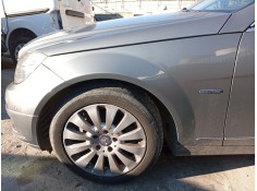 Recambio de aleta delantera izquierda para mercedes-benz clase c (w204) c 200 cdi (204.001) referencia OEM IAM 2048801318  