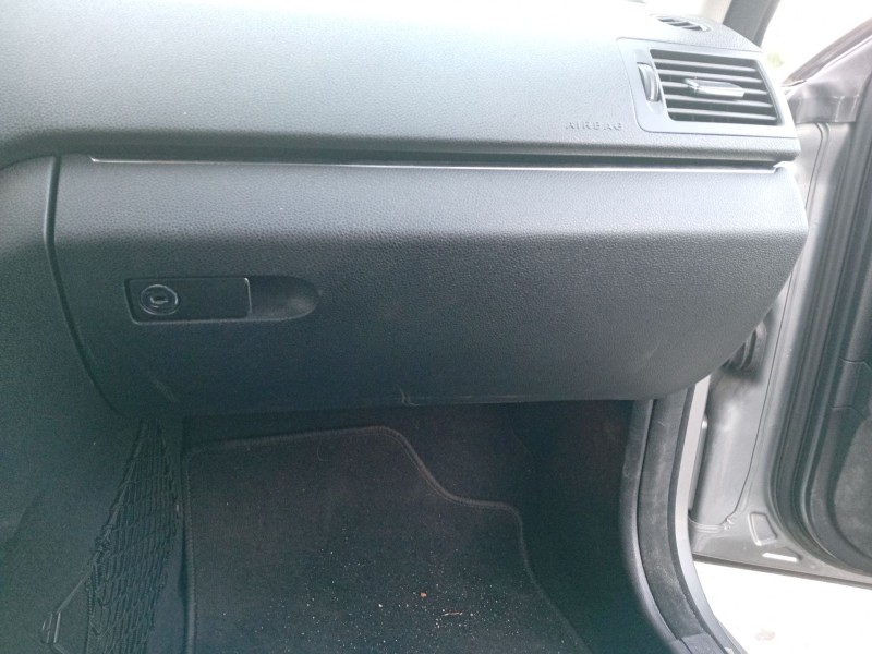 Recambio de guantera para mercedes-benz clase c (w204) c 200 cdi (204.001) referencia OEM IAM 20468000989F45  
