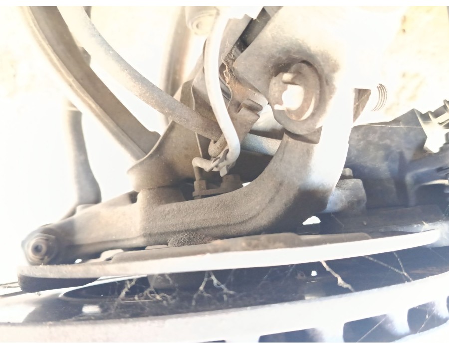 Recambio de mangueta delantera izquierda para mercedes-benz slk (r171) 200 kompressor (171.445) referencia OEM IAM 2043320101  