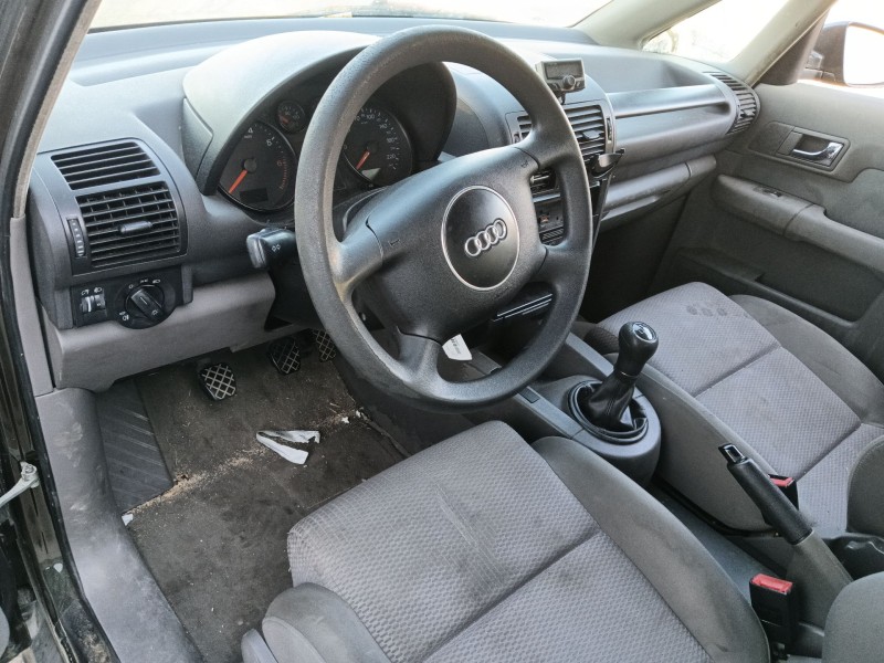 audi a2 (8z0) del año 2001