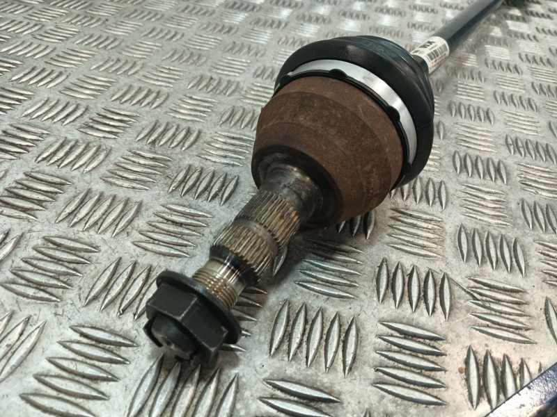 Recambio de transmision delantera derecha para opel zafira / zafira family b (a05) 1.6 (m75) referencia OEM IAM 24462241  