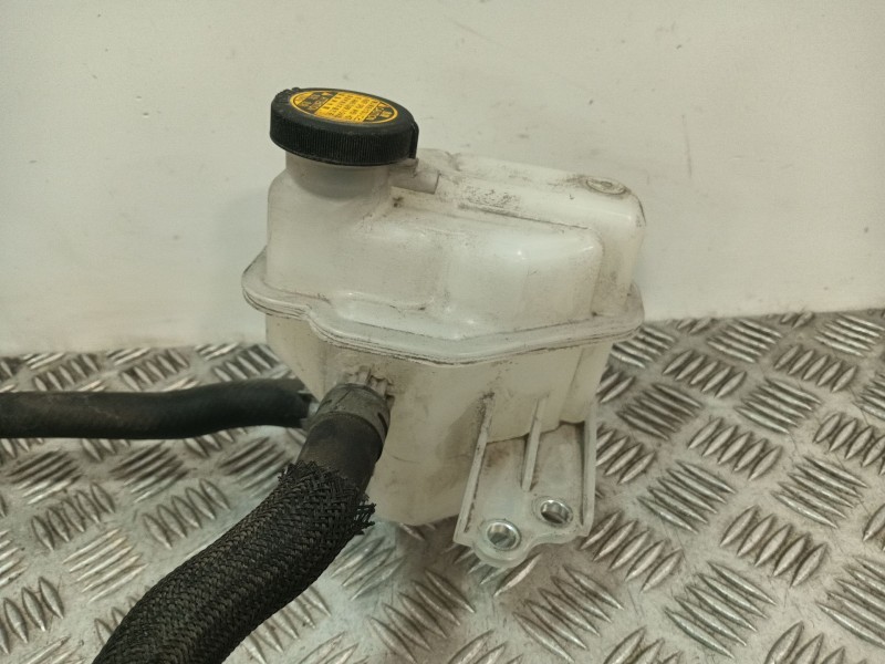 Recambio de deposito expansion para toyota yaris (_p13_) 1.5 hybrid (nhp130_) referencia OEM IAM G92A052010  