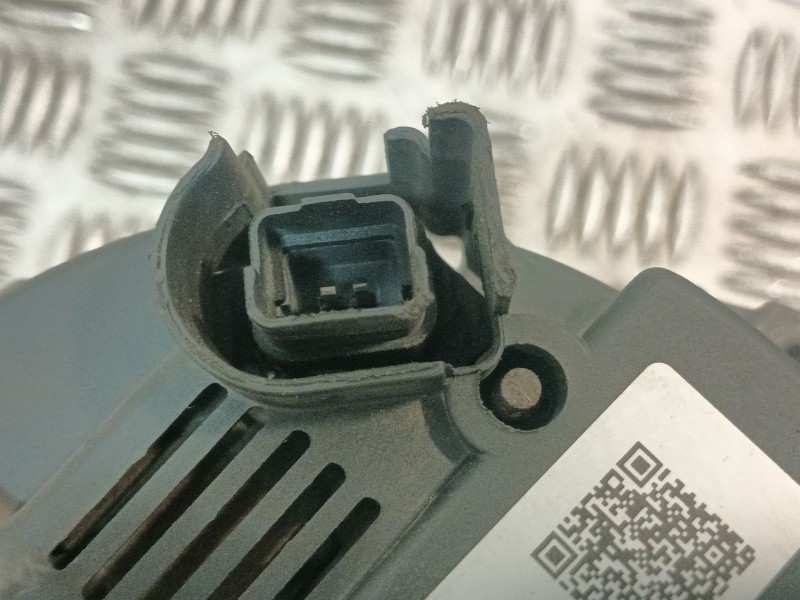 Recambio de alternador para dacia duster referencia OEM IAM 8200667608 4064138085199 