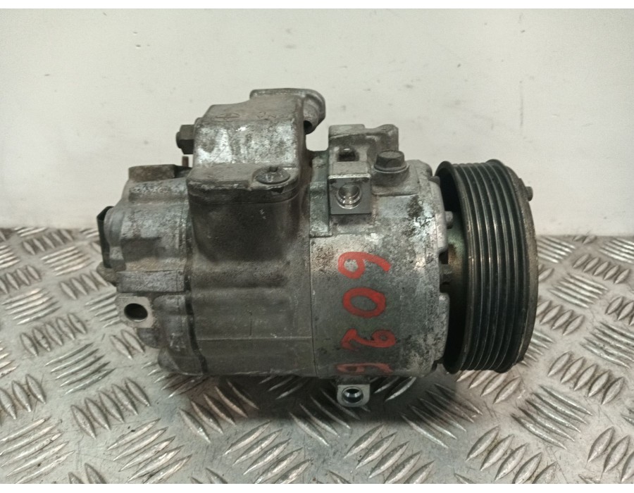 Recambio de compresor aire acondicionado para volkswagen polo iv (9n_, 9a_) 1.4 16v referencia OEM IAM 6Q0820803R  