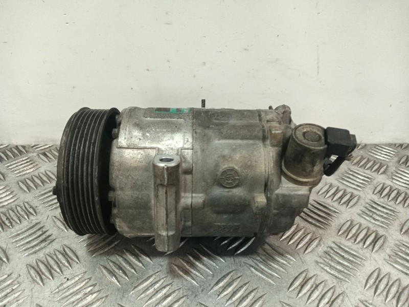 Recambio de compresor aire acondicionado para volkswagen polo iv (9n_, 9a_) 1.4 16v referencia OEM IAM 6Q0820803R  
