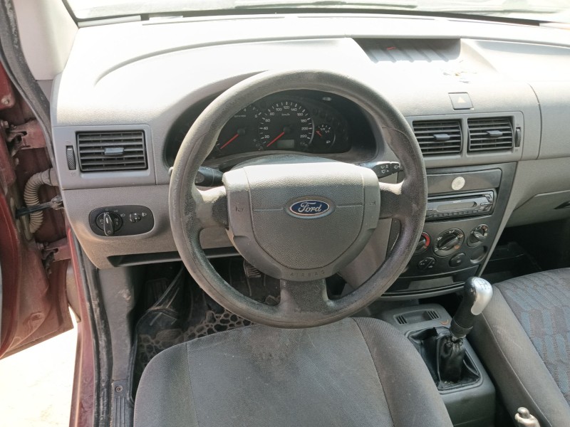 ford tourneo connect del año 2006