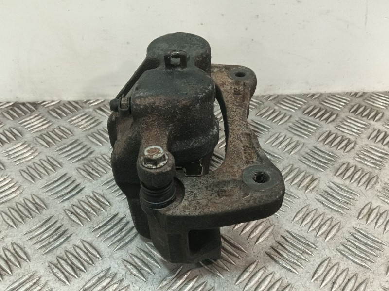 Recambio de pinza freno delantera izquierda para kia opirus 3.5 v6 cat referencia OEM IAM BC140063  