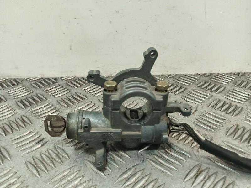 Recambio de clausor para suzuki swift gti referencia OEM IAM 3710082200 3710078473 