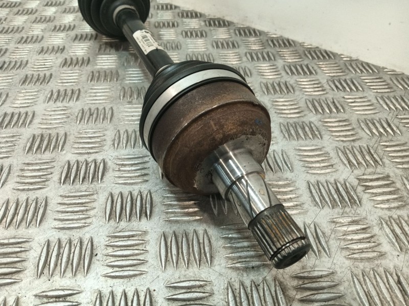 Recambio de transmision delantera izquierda para opel astra j (p10) 1.6 cdti (68) referencia OEM IAM 13335135  