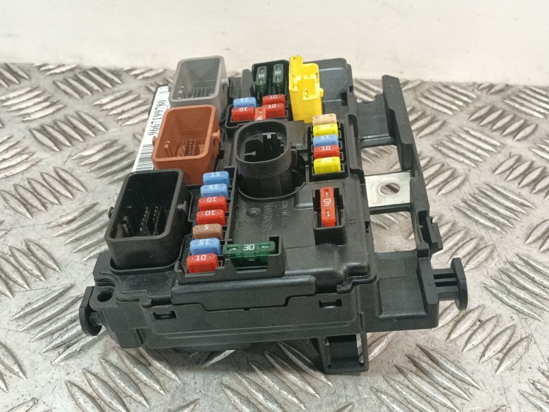 Recambio de caja reles / fusibles para citroën c3 ii (sc_) 1.1 i referencia OEM IAM 9667199780  