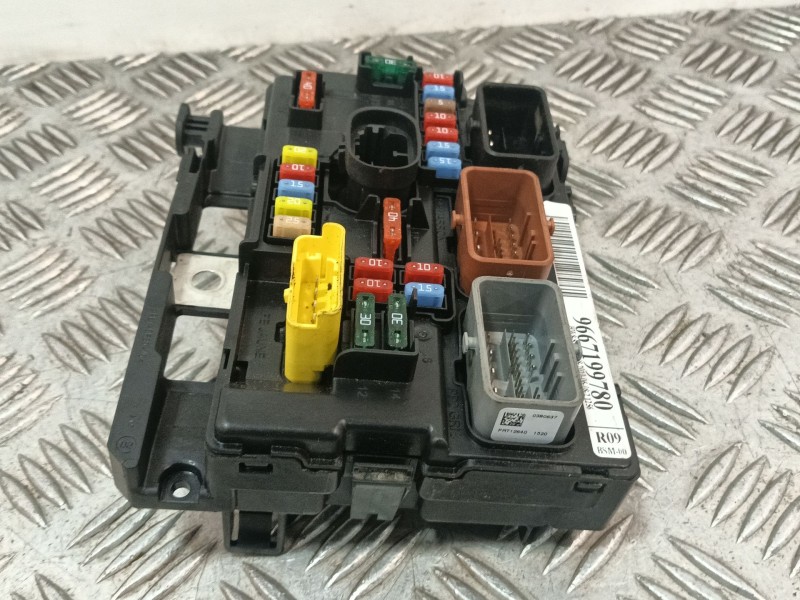 Recambio de caja reles / fusibles para citroën c3 ii (sc_) 1.1 i referencia OEM IAM 9667199780  