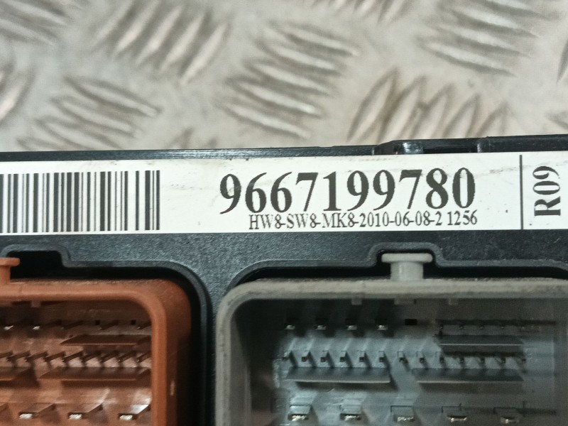 Recambio de caja reles / fusibles para citroën c3 ii (sc_) 1.1 i referencia OEM IAM 9667199780  