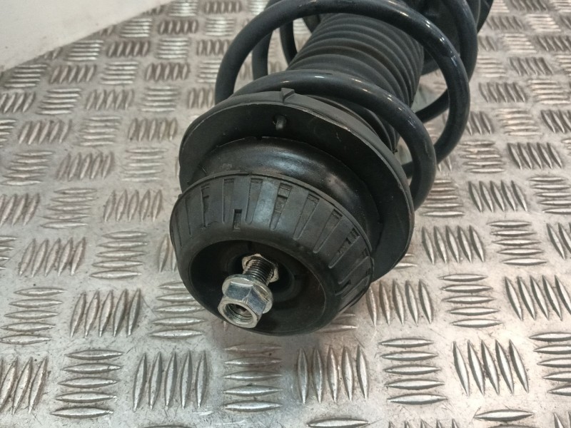 Recambio de amortiguador delantero derecho para toyota yaris (_p13_) 1.0 (ksp130) referencia OEM IAM 485100D870  