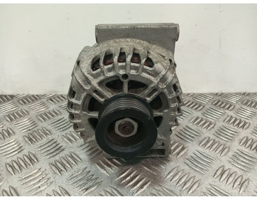 Recambio de alternador para opel astra j (p10) 1.6 cdti (68) referencia OEM IAM 13586366 2618063A TG12C155
