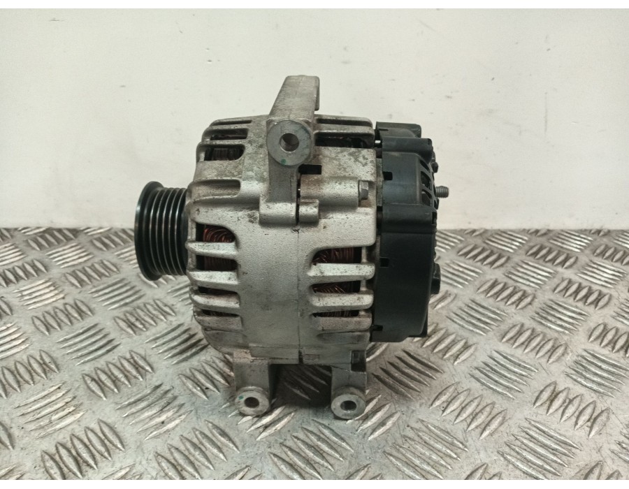 Recambio de alternador para opel astra j (p10) 1.6 cdti (68) referencia OEM IAM 13586366 2618063A TG12C155