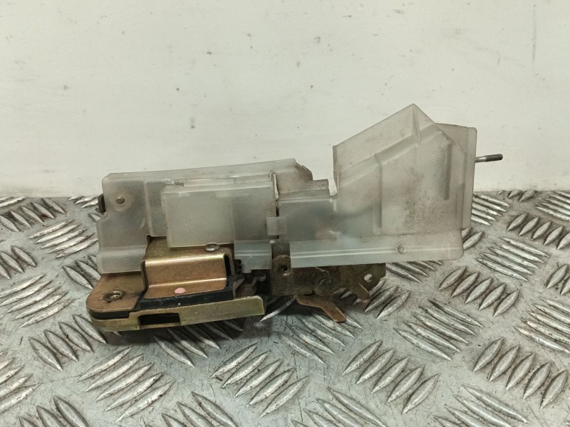 Recambio de cerradura puerta delantera izquierda para volkswagen t4 transporter/furgoneta (mod. 1991) referencia OEM IAM 7018370