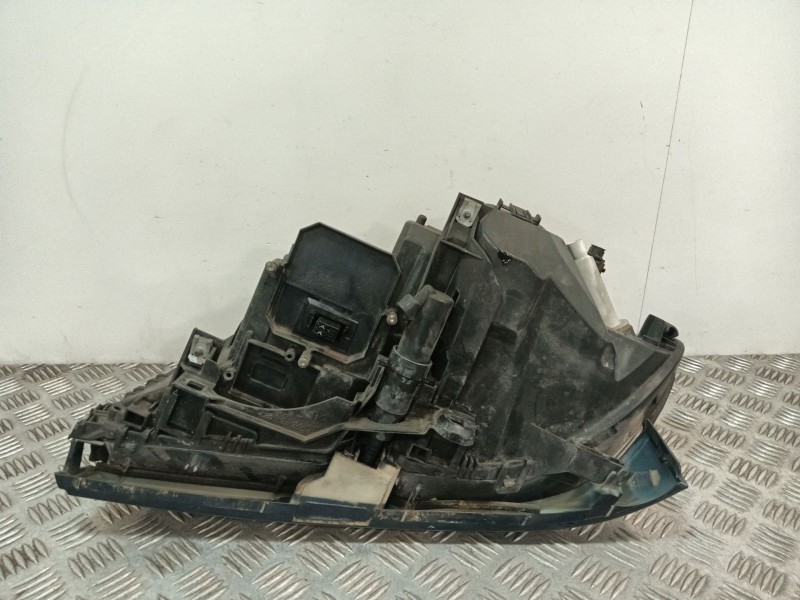 Recambio de faro derecho para bmw 3 coupé (e46) 330 cd referencia OEM IAM 1307022940 6935716 