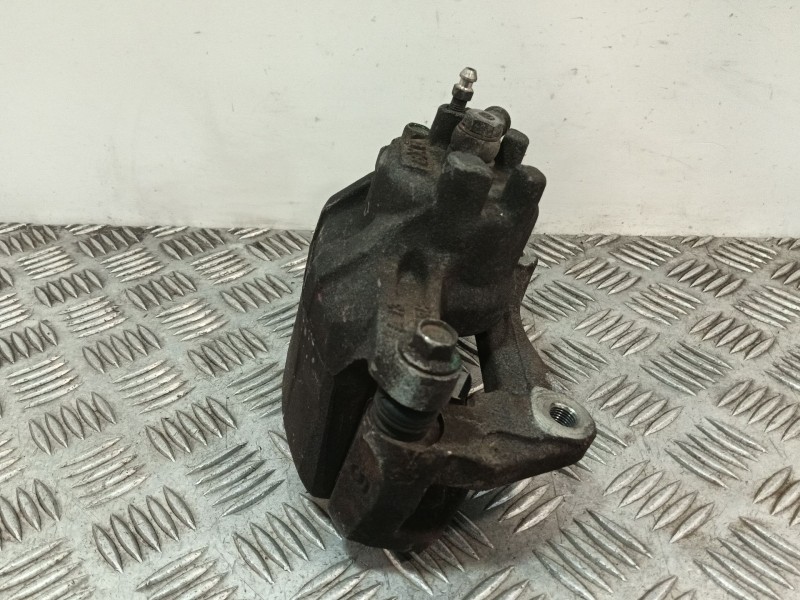Recambio de pinza freno delantera derecha para mitsubishi lancer berlina (cy0) referencia OEM IAM 4605A476  