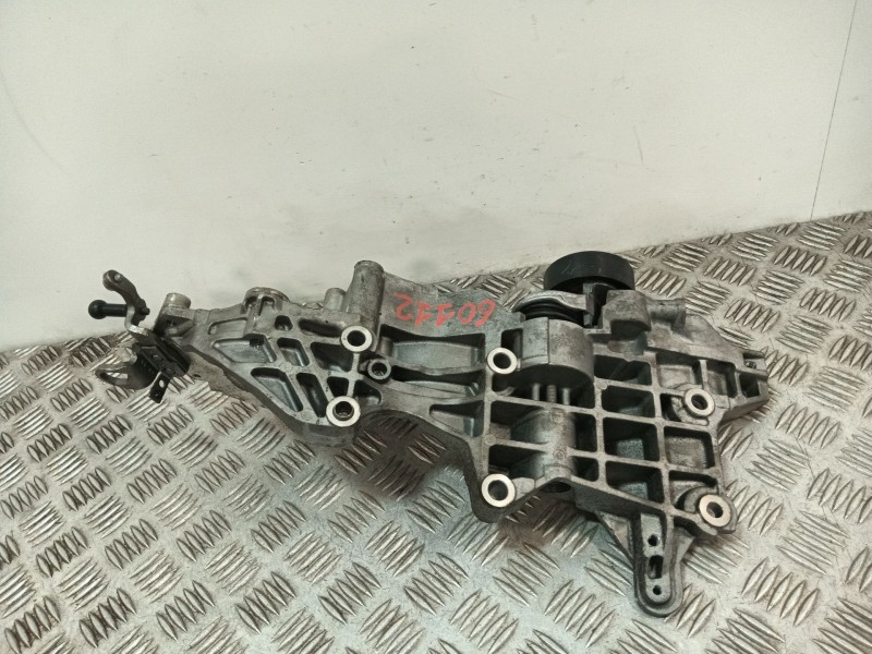 Recambio de soporte alternador para seat ibiza iv (6j5, 6p1) 1.6 tdi referencia OEM IAM 03L903143K  