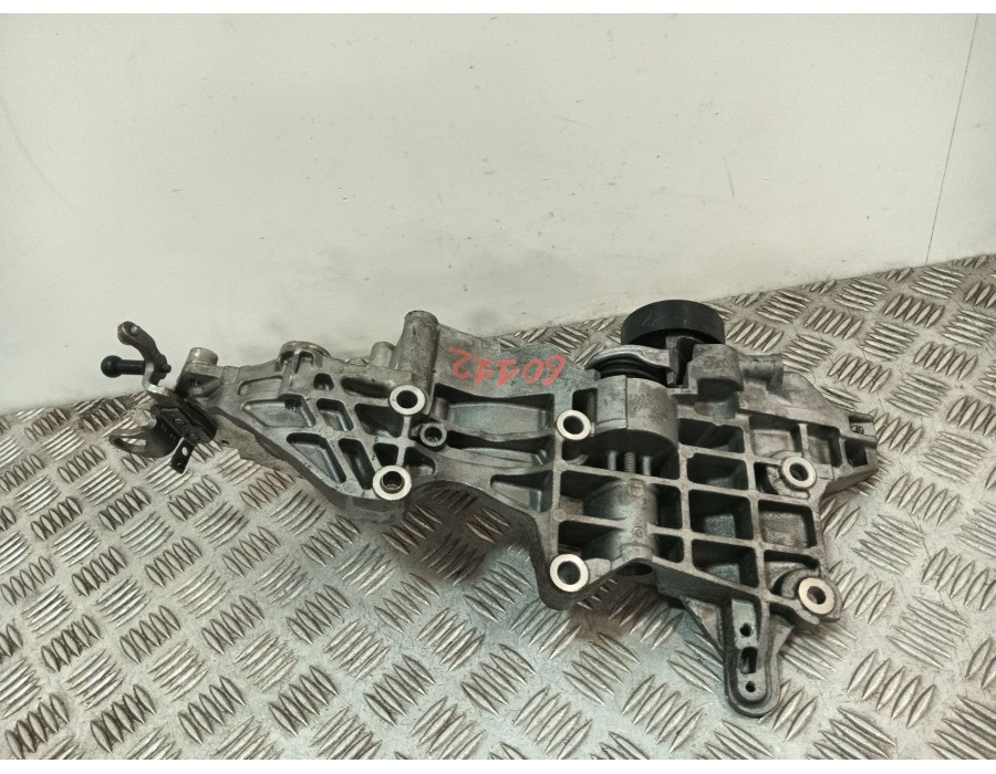 Recambio de soporte alternador para seat ibiza iv (6j5, 6p1) 1.6 tdi referencia OEM IAM 03L903143K  