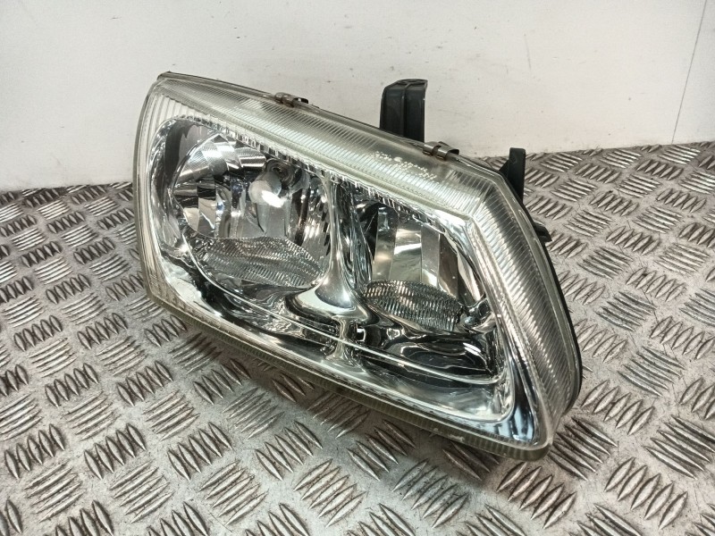 Recambio de faro derecho para nissan almera ii hatchback (n16) 1.5 referencia OEM IAM 26010BN011  