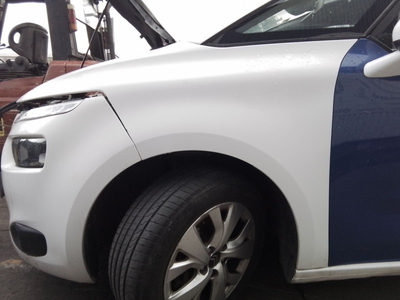 Recambio de aleta delantera izquierda para citroën c4 picasso ii 1.6 bluehdi 120 referencia OEM IAM 1612021980  