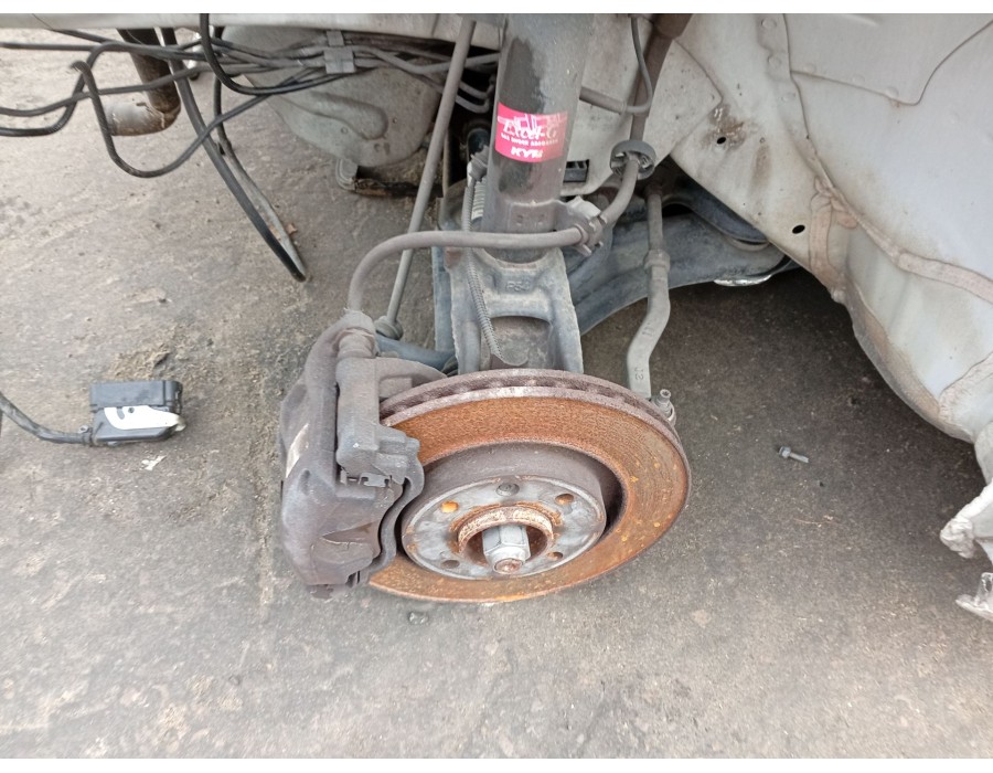 Recambio de mangueta delantera izquierda para peugeot 208 i (ca_, cc_) 1.2 vti 82 referencia OEM IAM 1607557480  