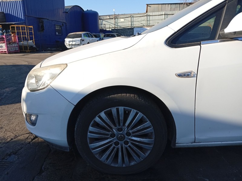 Recambio de aleta delantera izquierda para opel astra j (p10) 1.7 cdti (68) referencia OEM IAM 13390002  