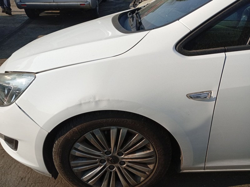 Recambio de aleta delantera izquierda para opel astra j (p10) 1.6 cdti (68) referencia OEM IAM 13390002  