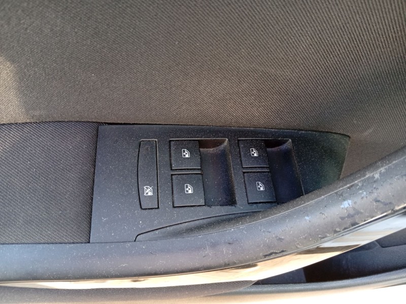 Recambio de mando elevalunas delantero izquierdo para opel astra j (p10) 1.6 cdti (68) referencia OEM IAM 13305011  