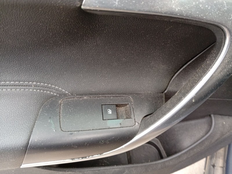 Recambio de mando elevalunas trasero izquierdo para opel insignia sports tourer referencia OEM IAM 13301888  