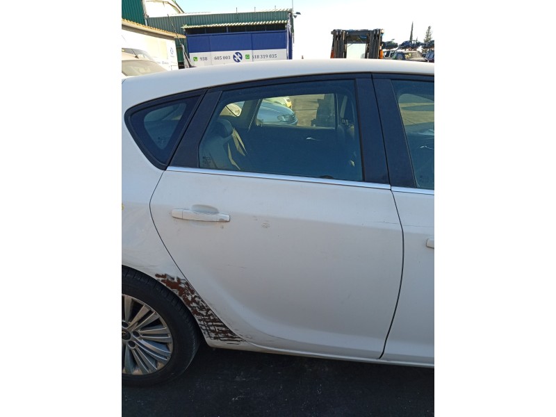 Recambio de puerta trasera derecha para opel astra j (p10) 1.7 cdti (68) referencia OEM IAM 13285611  