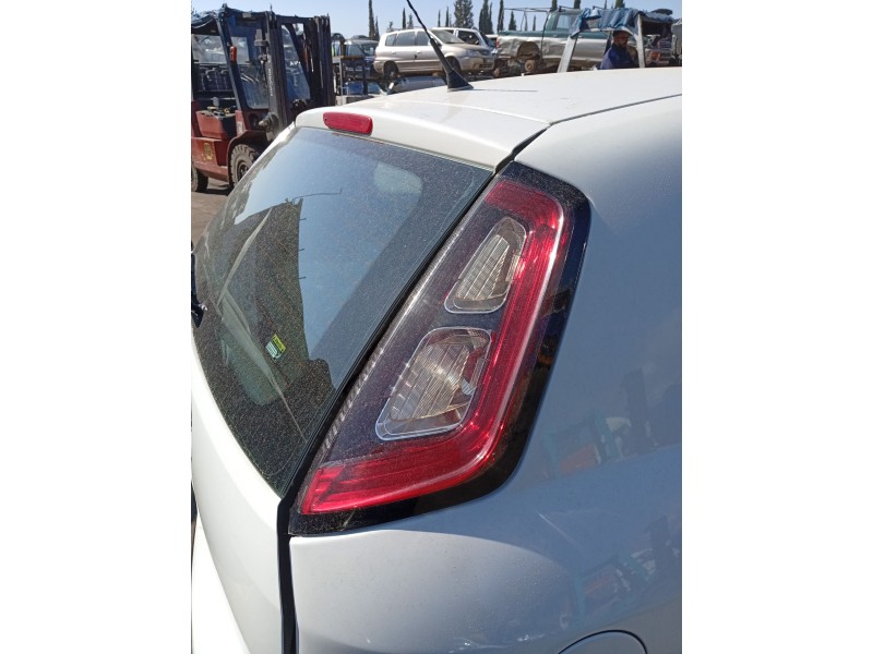 Recambio de piloto trasero derecho para fiat punto evo (199_) 1.2 referencia OEM IAM 0000051927096  