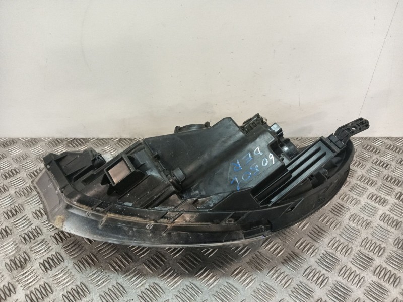 Recambio de faro derecho para kia rio iii (ub) 1.2 cvvt referencia OEM IAM 921021W280  