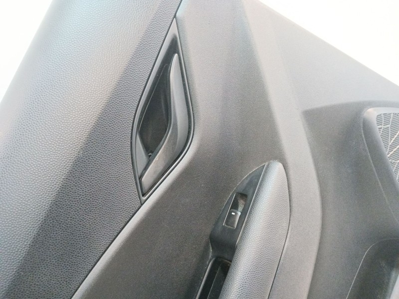 Recambio de guarnecido puerta trasera izquierda para hyundai ix20 (jc) 1.4 referencia OEM IAM 833011K021EQ  