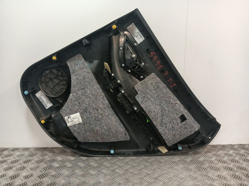 Recambio de guarnecido puerta trasera izquierda para hyundai ix20 (jc) 1.4 referencia OEM IAM 833011K021EQ  