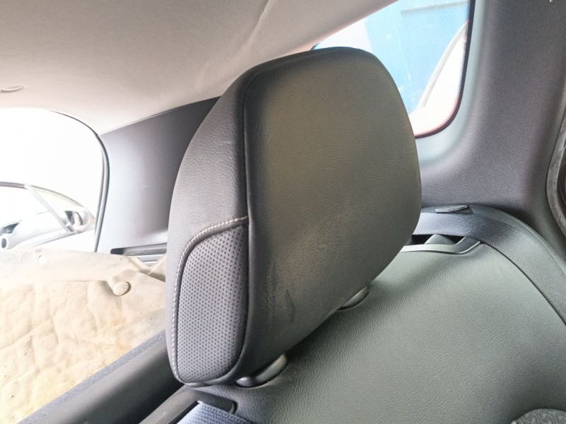 Recambio de reposacabezas trasero izquierdo para renault kadjar (ha_, hl_) 1.6 dci 130 referencia OEM IAM 884000434R  