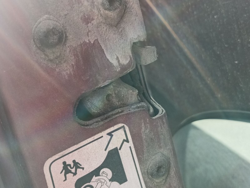 Recambio de cerradura puerta trasera izquierda para ford tourneo connect 1.8 tdci referencia OEM IAM 4557499  