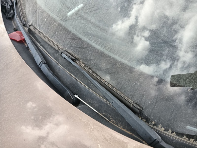 Recambio de brazo limpia delantero derecho para renault kadjar (ha_, hl_) 1.6 dci 130 referencia OEM IAM 288869525R  